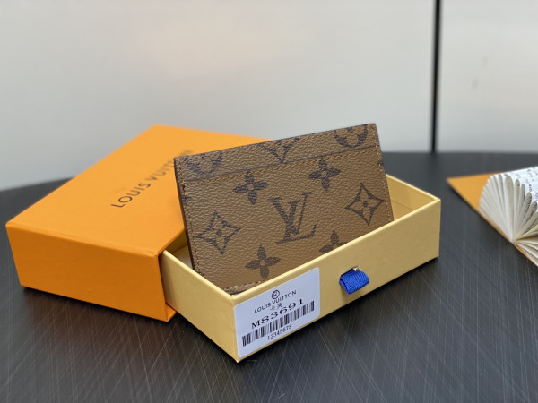 l**is V*t*n card holder-11*7*0.5cm