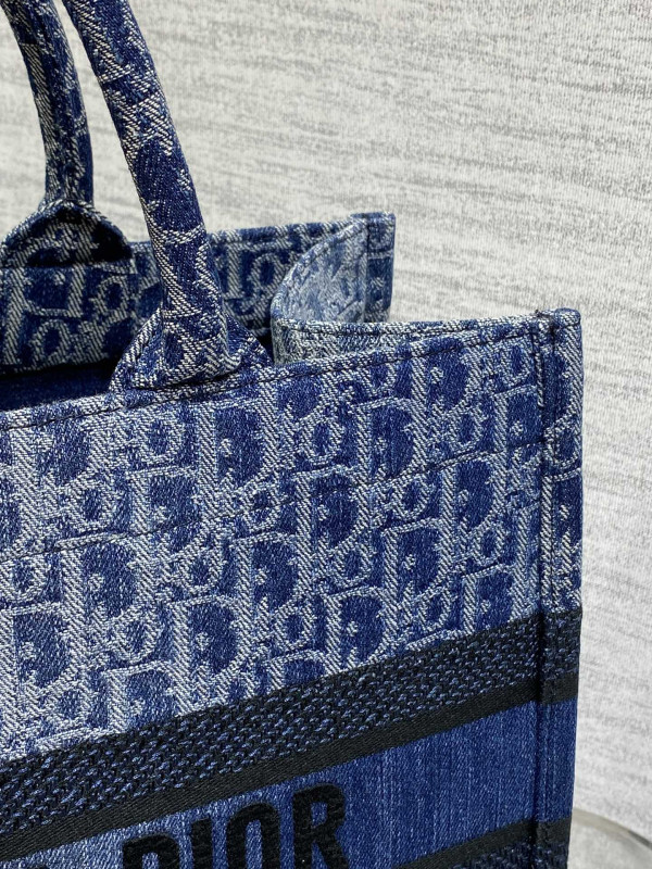 medium D*or book tote-36*18*28cm