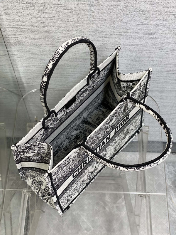 medium D*or book tote-36*18*28cm
