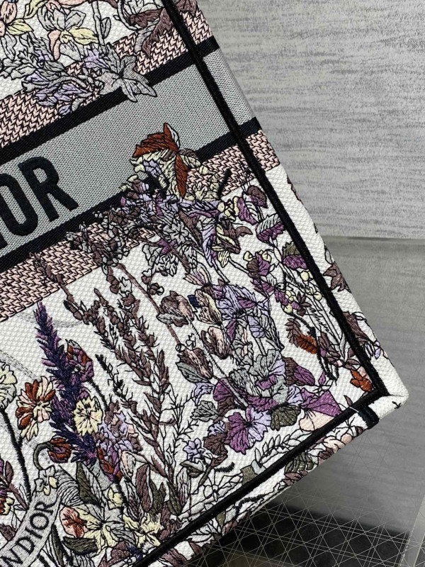 large D*or book tote-42*35*18.5cm