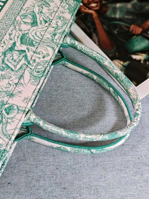 medium D*or book tote-36*18*28cm