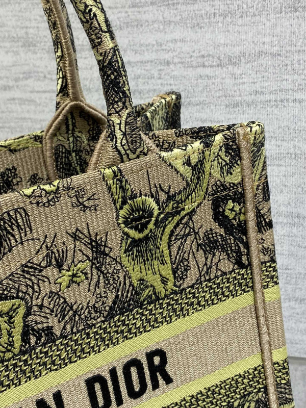 small D*or book tote-26cm
