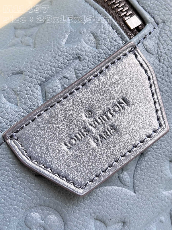 l**is V*t*n locker dopp kit bag-23*13*12cm