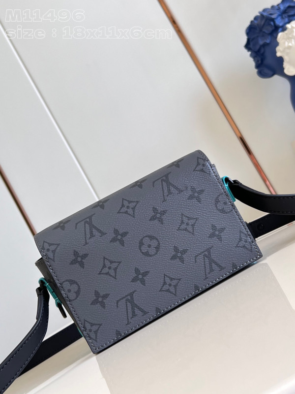 l**is V*t*n steamer wearable wallet-18*11*6.5cm