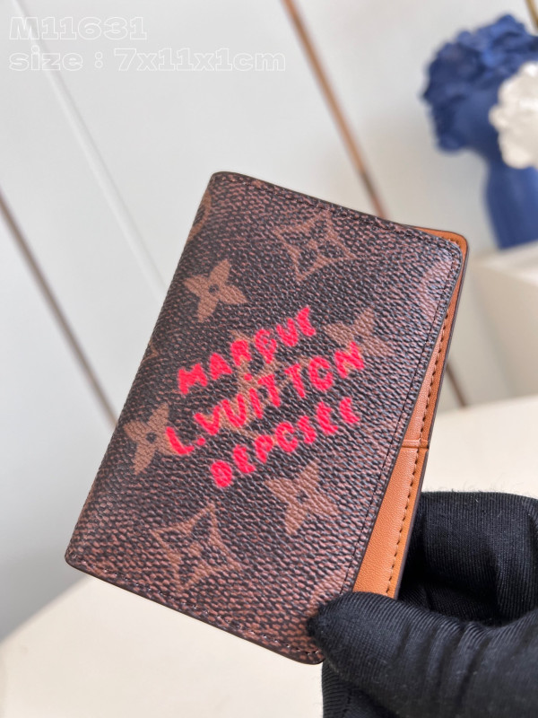 l**is V*t*n pocket organizer-7.5*11.1*1 cm