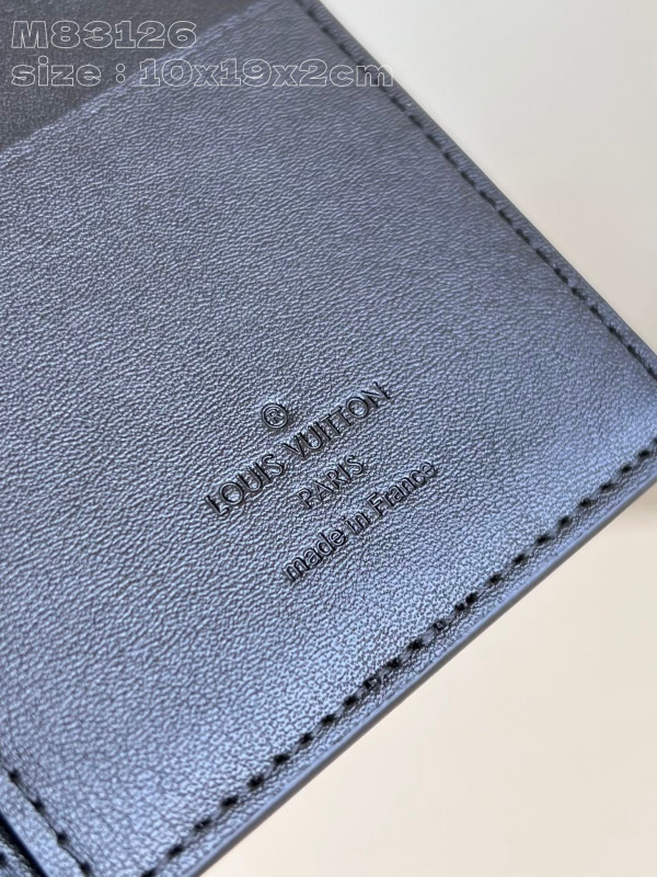 l**is V*t*n brazza wallet-10*19*2cm