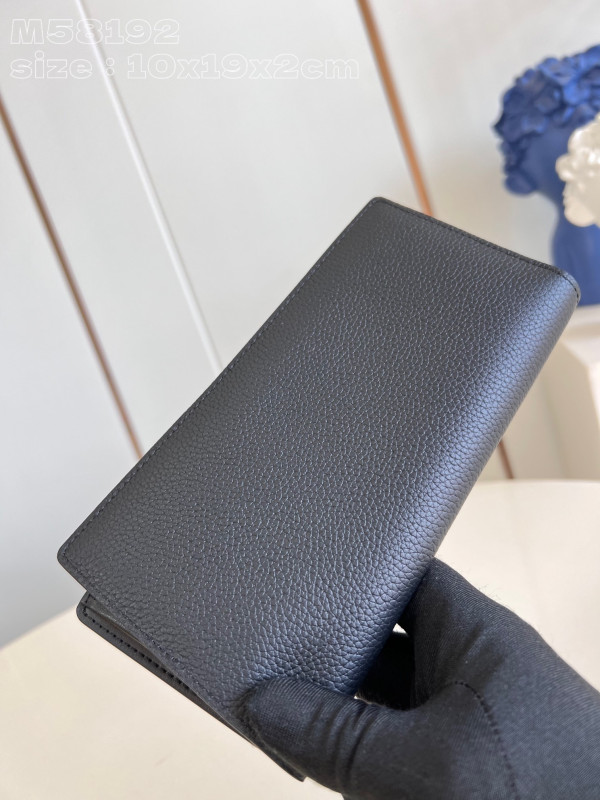 l**is V*t*n brazza wallet-10*19*2cm