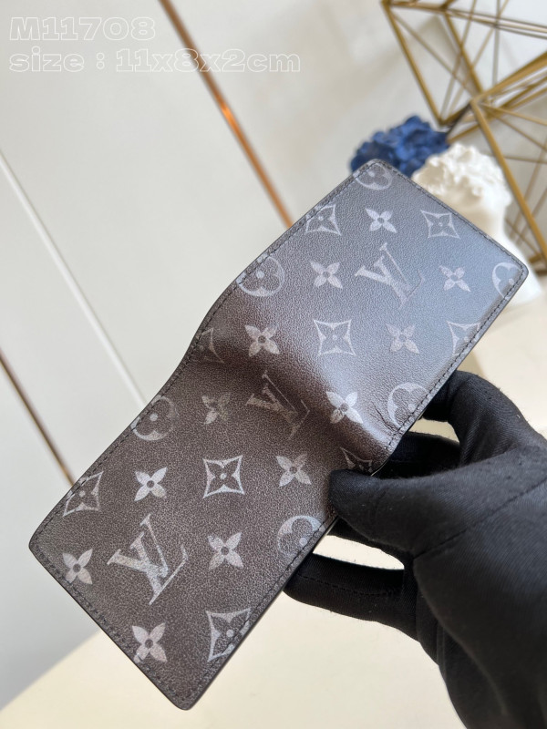 l**is V*t*n slender wallet-11*8.5*2cm