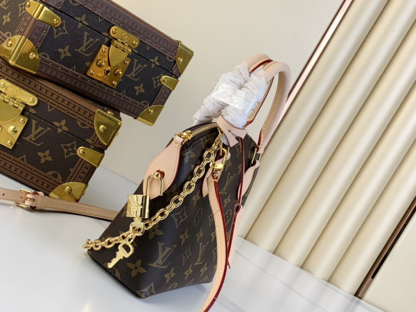l**is V*t*n lockit bb-15*19*7cm
