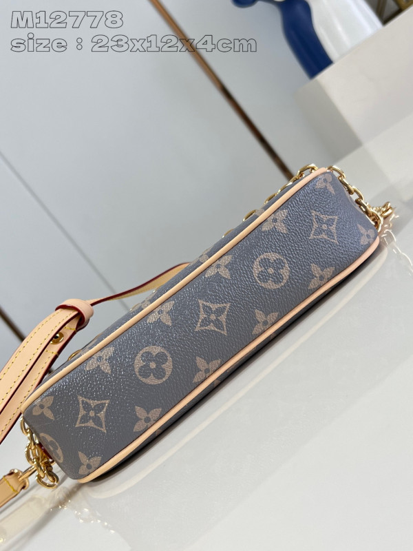 l**is V*t*n wallet on chain ivy-23.5*12*4.3cm