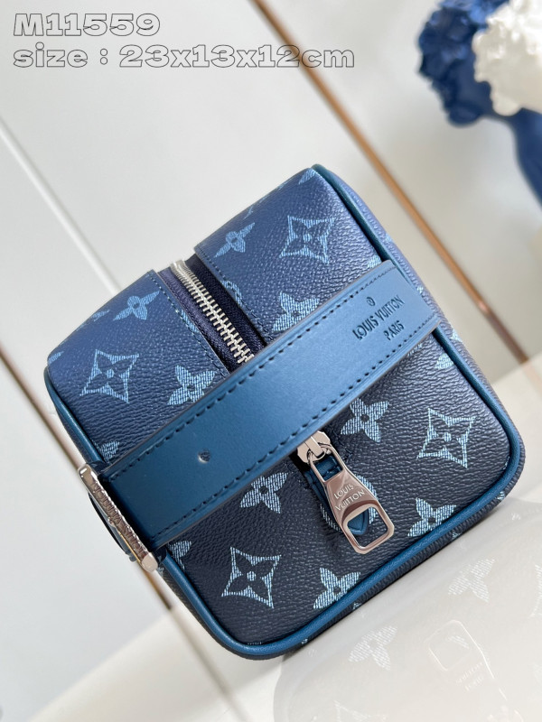 l**is V*t*n locker dopp kit bag-23*13*12cm