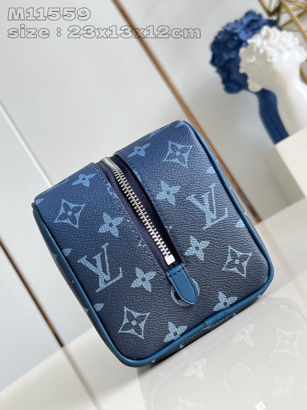l**is V*t*n locker dopp kit bag-23*13*12cm