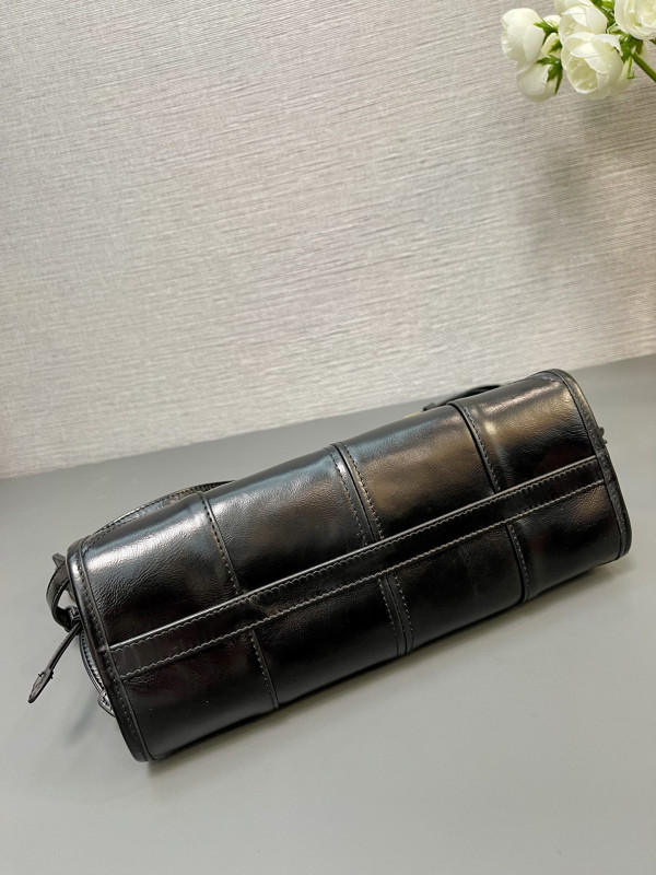Pra*a small leather shoulder bag
