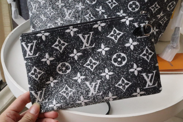 l**is V*t*n neverfull mm