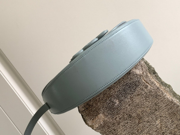 Ce**e besace cuir triomphe